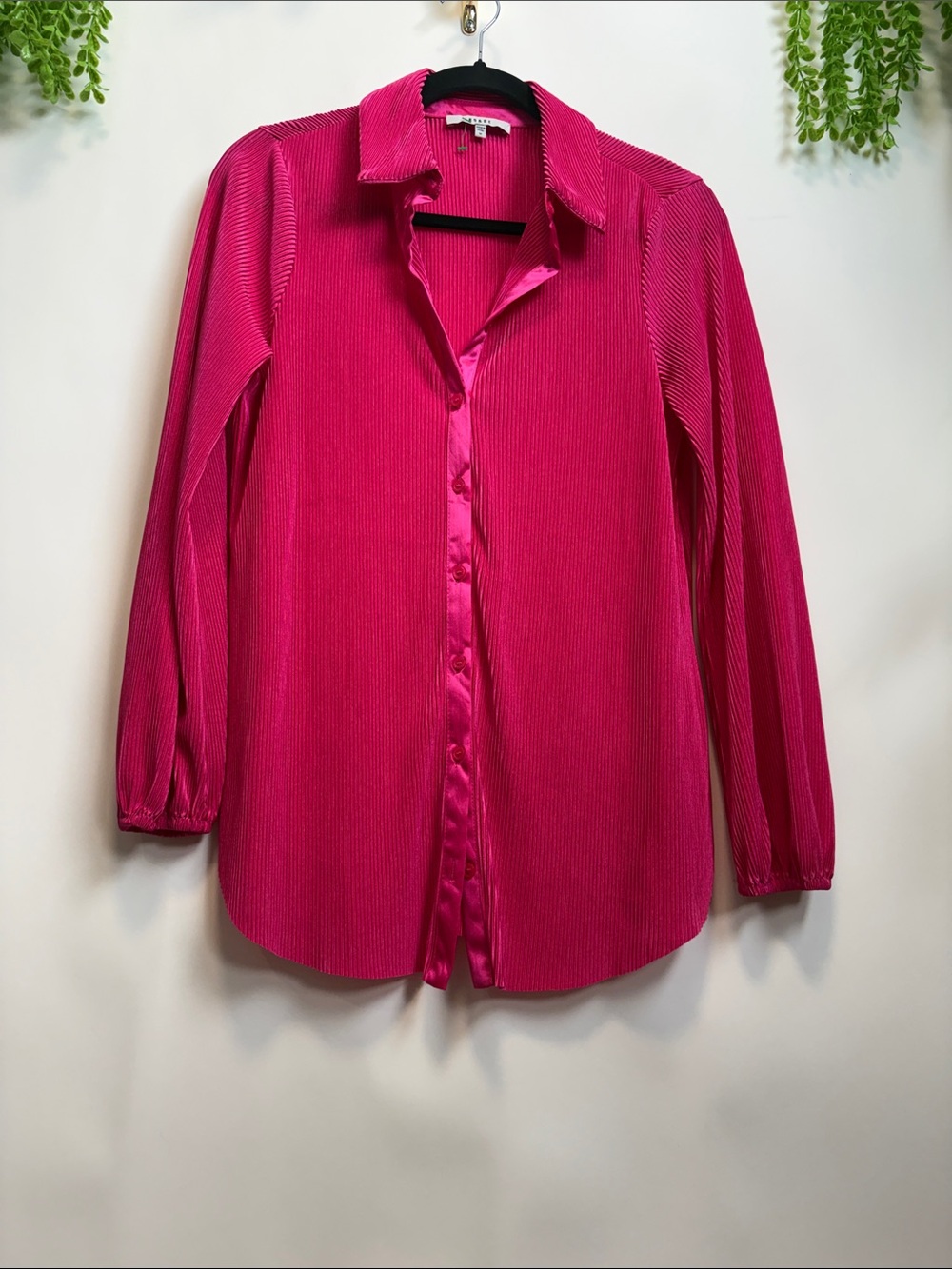 Women's Fuchsia Button-Down Blouse with Textured Rib - Picture 10 of 10
